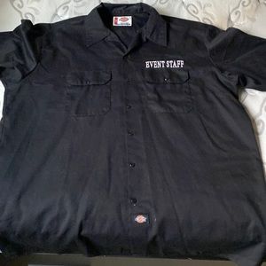 Black short sleeve shirt